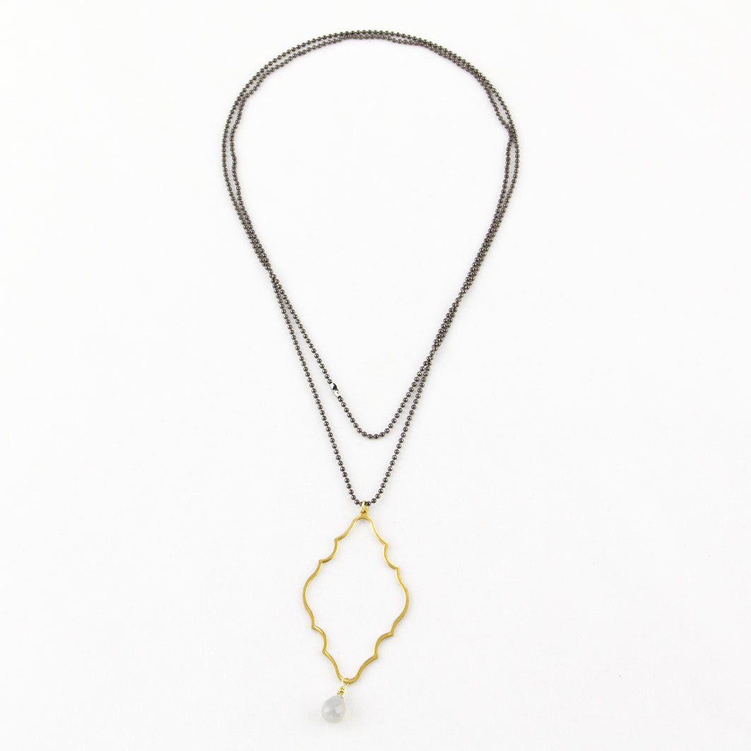Trefoil Necklace: Gothic Dew Drop Long Necklace